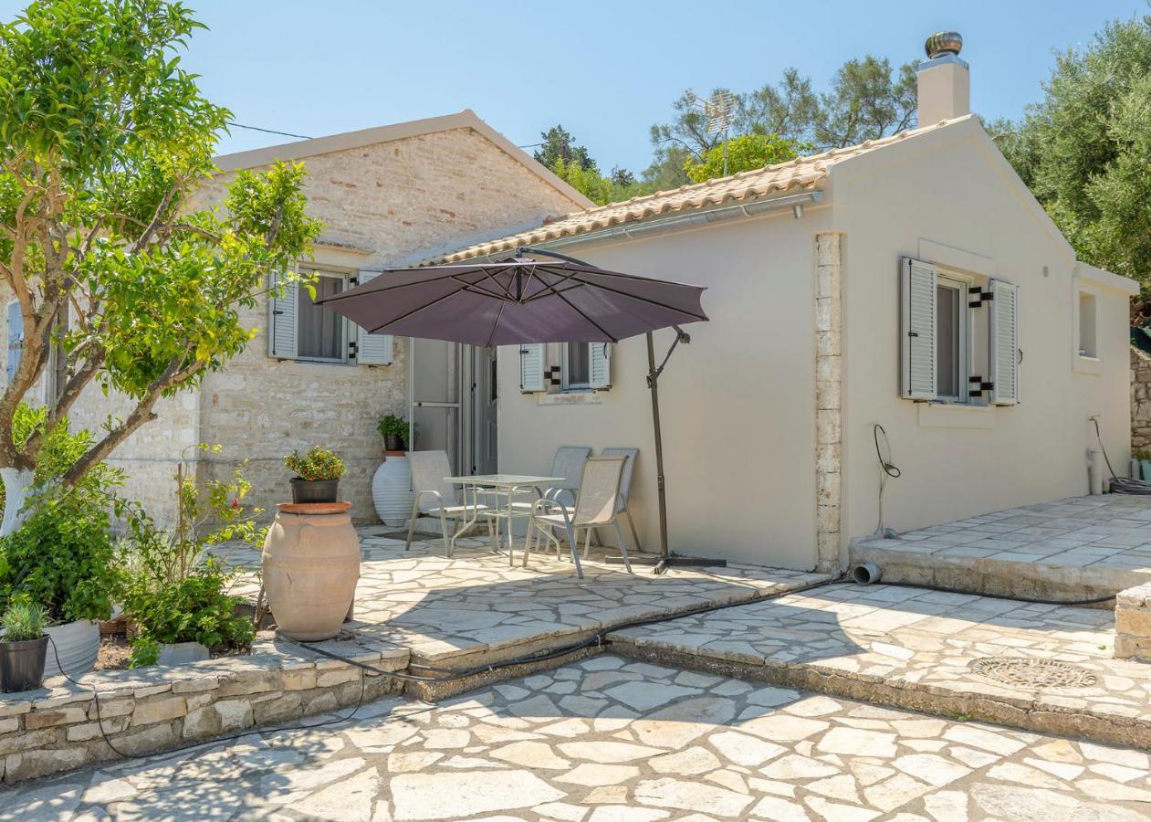 Emilios Stone House Villa Gaios Exteriör bild