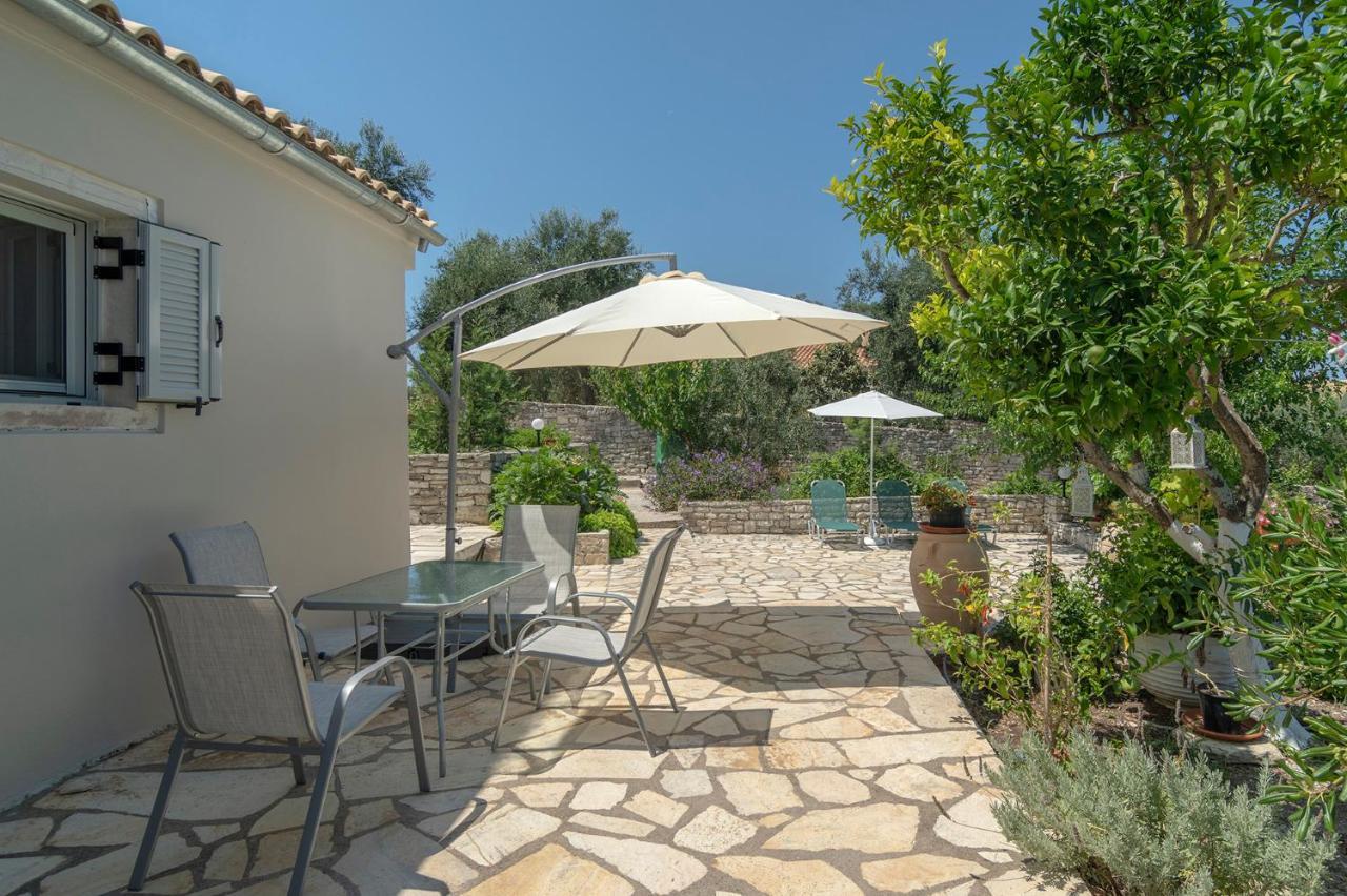 Emilios Stone House Villa Gaios Exteriör bild