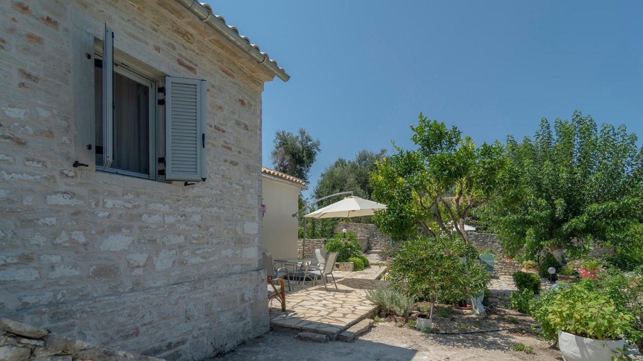 Emilios Stone House Villa Gaios Exteriör bild