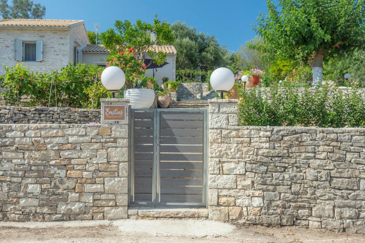 Emilios Stone House Villa Gaios Exteriör bild