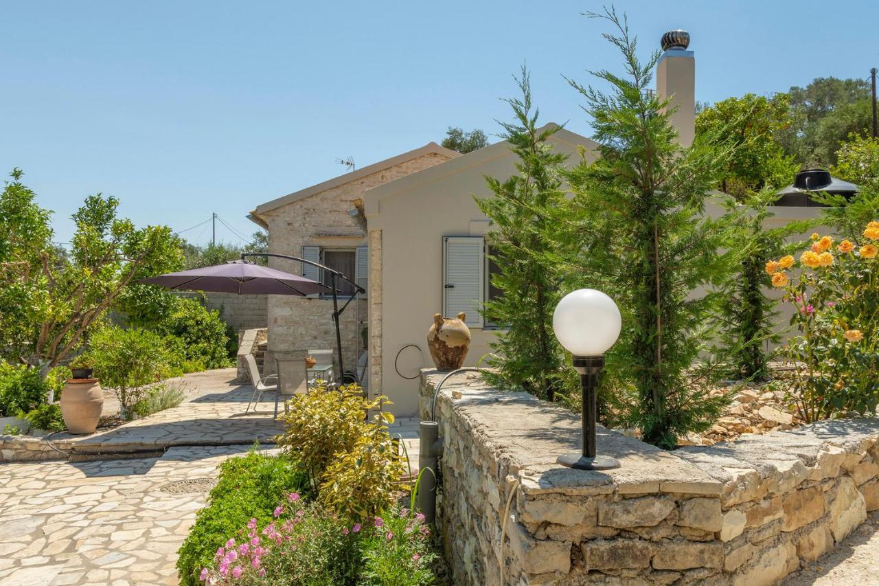 Emilios Stone House Villa Gaios Exteriör bild